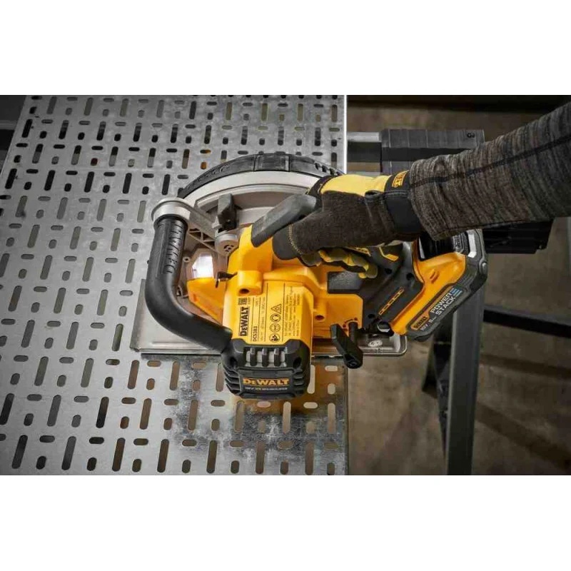 В интернет магазине Дисковая пила DEWALT DCS383N без АКБ