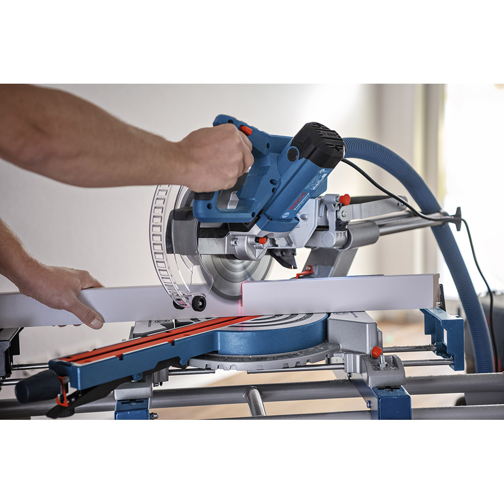 Торцовочная пила BOSCH Professional GCM 305-216 D (0.601.B49.000) Номинальный диаметр пильного диска 216