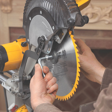 Торцовочная пила DEWALT DWS780+шуруповерт DCD710D2