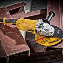 Шліфмашина кутова DEWALT DWE492S