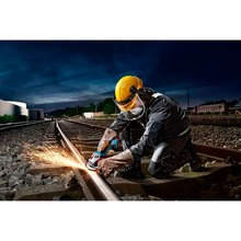 Угловая шлифмашина BOSCH Professional GWS 18V-11 (0.601.9N4.103)