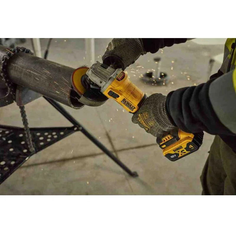 Внешний вид Шлифмашина угловая DEWALT DCG407M1T