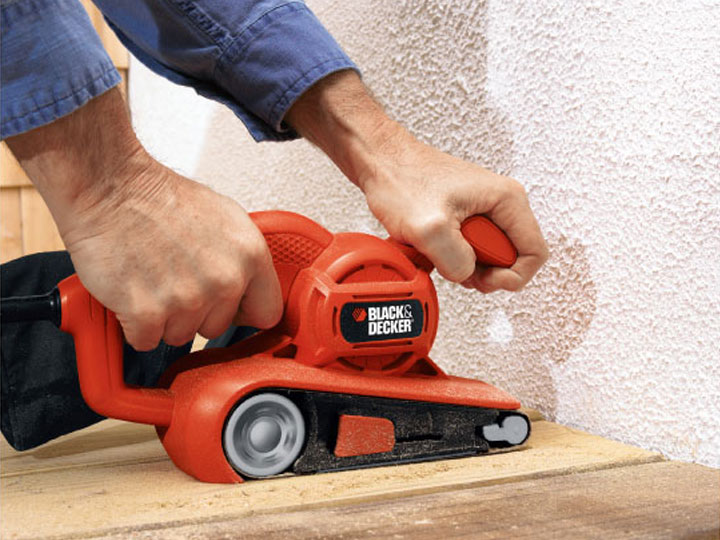 Шлифмашина BLACK&DECKER KA86 Особенности система центрирования ленты