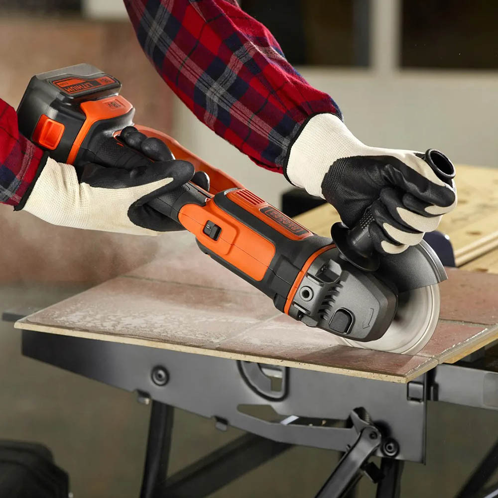 Изображение Болгарка BLACK&DECKER BCG720N