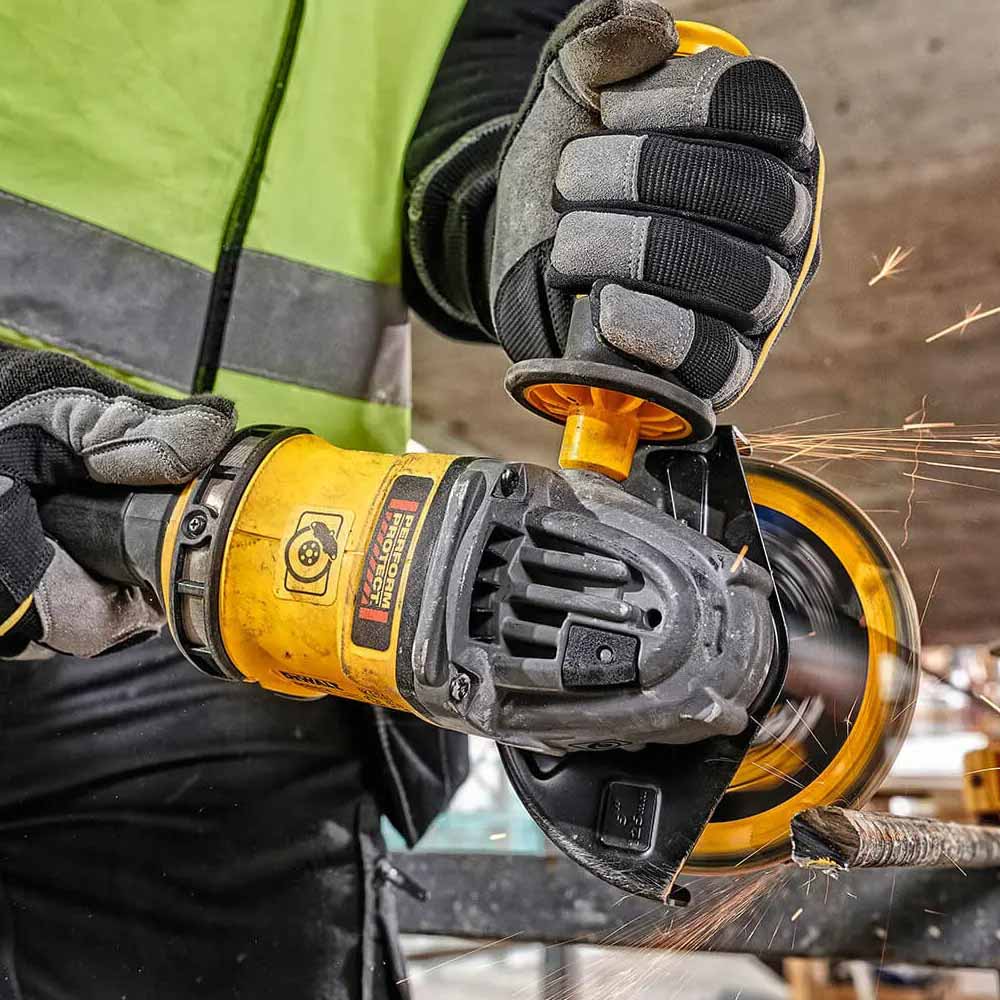 Болгарка DEWALT FLEXVOLT DCG418N Особливості захисний кожух