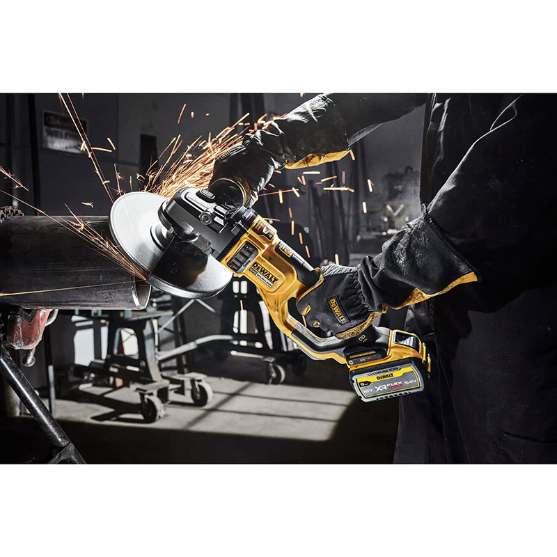 Шлифмашина угловая DEWALT DCG460NK FLEXVOLT Напряжение аккумулятора 54