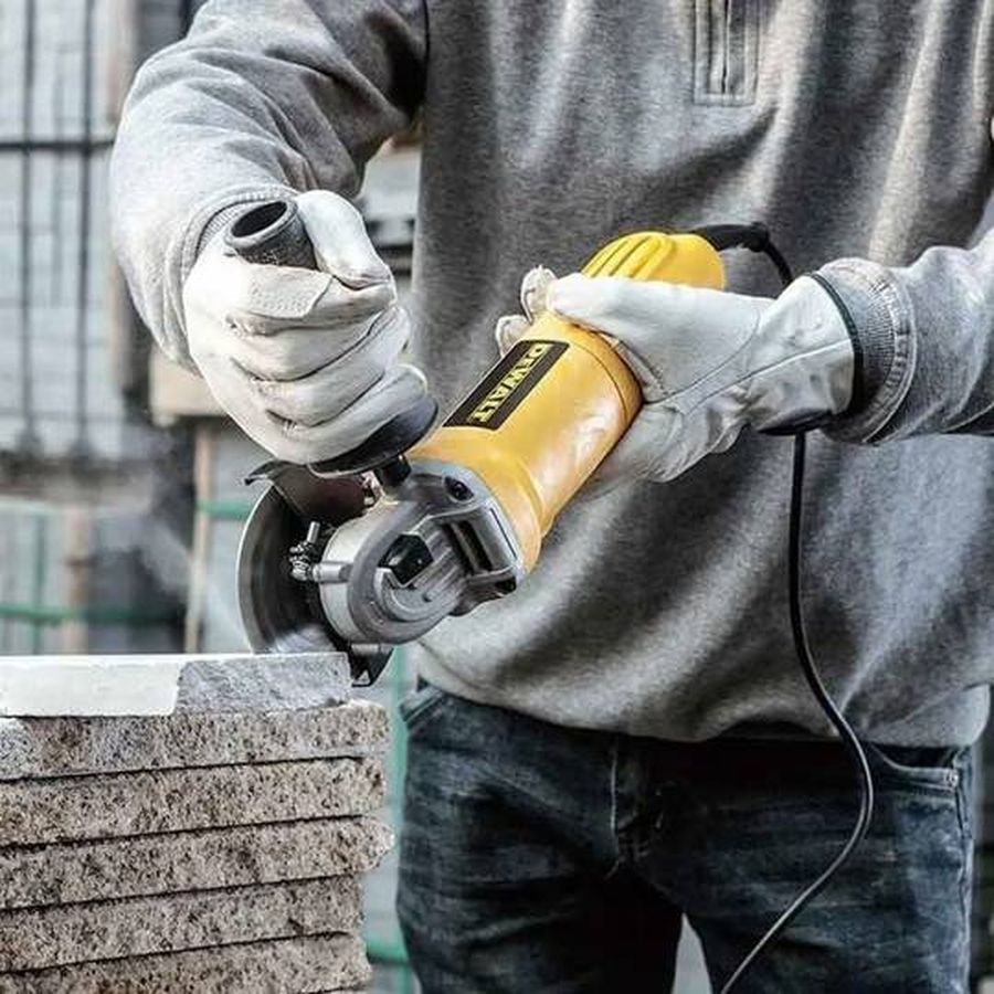 Шлифмашина угловая DEWALT DWE4117 Особенности защитный кожух