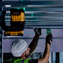 Лазерный уровень DEWALT линейный (DCLE34021N)