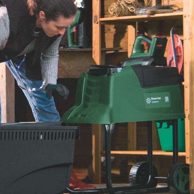 Садовый измельчитель BOSCH AXT22D 2200 Вт (0.600.803.003) Изображение Садовый измельчитель BOSCH AXT22D 2200 Вт (0.600.803.003)