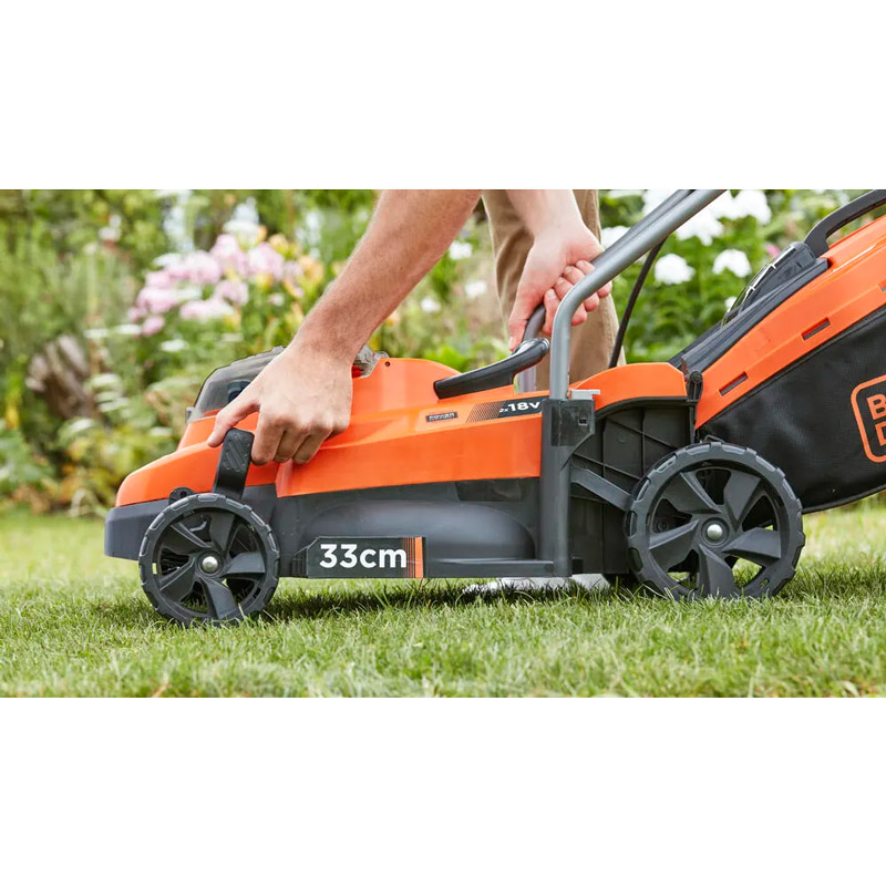 Зовнішній вигляд Газонокосарка BLACK+DECKER BCMW3318L2