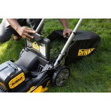 Газонокосарка DEWALT DCMWP134N