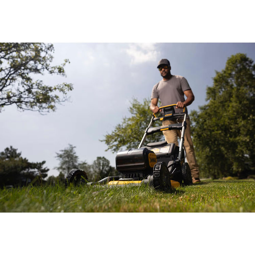 Зображення Газонокосарка DEWALT DCMWP134N