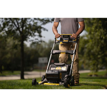 Газонокосарка DEWALT DCMWP134N