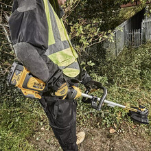 Триммер DeWALT DCMST561N