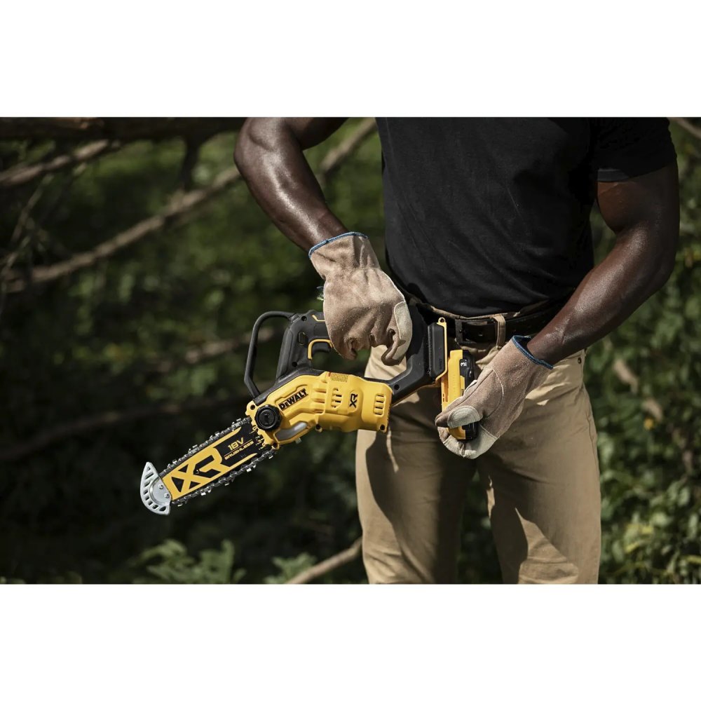 В интернет магазине Цепная минипила DEWALT DCMPS520N