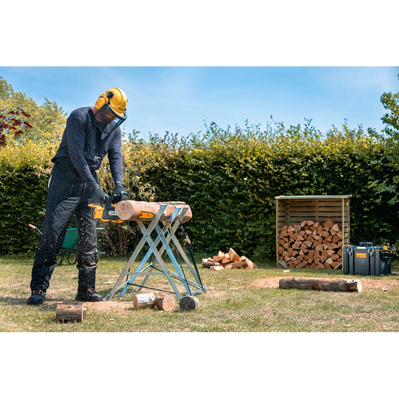 В Україні Ланцюгова пилка DEWALT DCMCS565P1