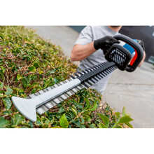 Кусторез BOSCH GHE 18V-60 18В без АКБ и ЗУ (0.600.8C9.000)
