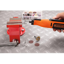 Многофункциональный инструмент BLACK&DECKER BCRT8I