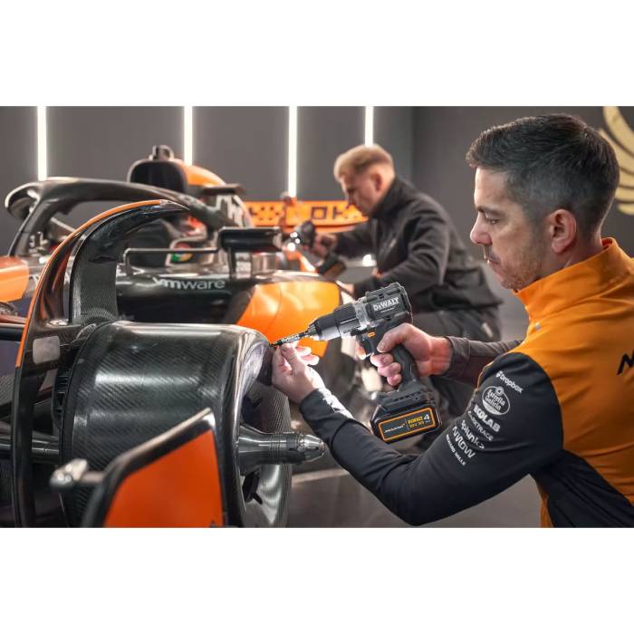 Фото 14 Дрель-шуруповерт DeWALT McLaren F1 TEAM LIMITED EDITION (DCD85MM2T)