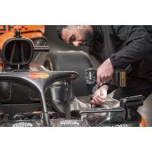 Дриль-шуруповерт DeWALT McLaren F1 TEAM LIMITED EDITION (DCD85MP2T)