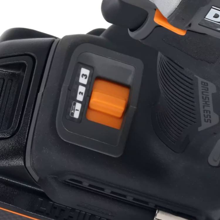 В Фокстрот Шуруповерт DEWALT McLaren F1 TEAM LIMITED EDITION (DCF85MM2T)