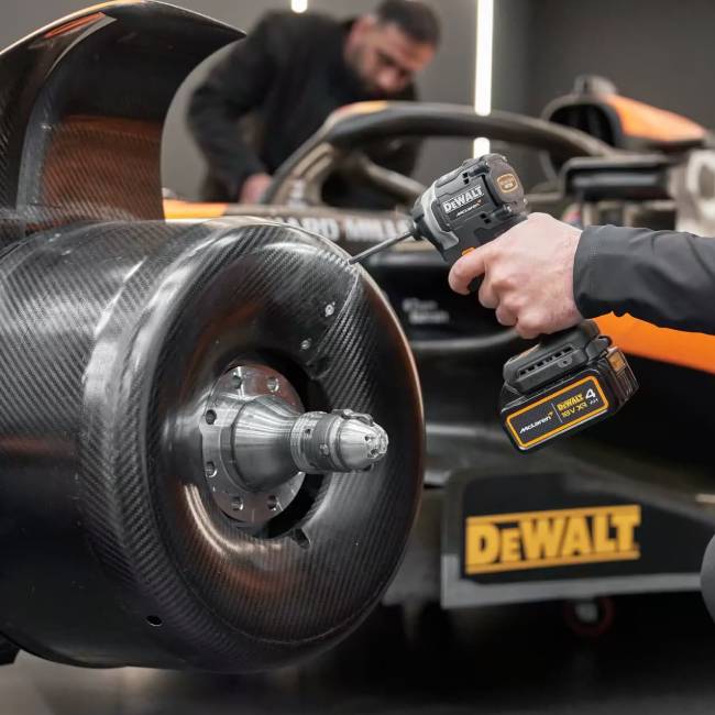 Обзор Шуруповерт DEWALT McLaren F1 TEAM LIMITED EDITION (DCF85MM2T)