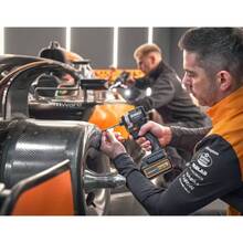 Шуруповерт DEWALT McLaren F1 TEAM LIMITED EDITION (DCF85MP2T)