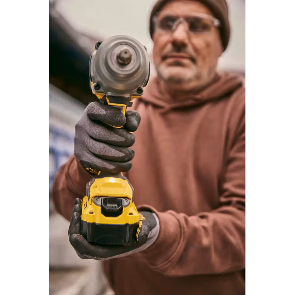 Фото 19 Гайковерт ударный STANLEY FatMax SFMCF940M1