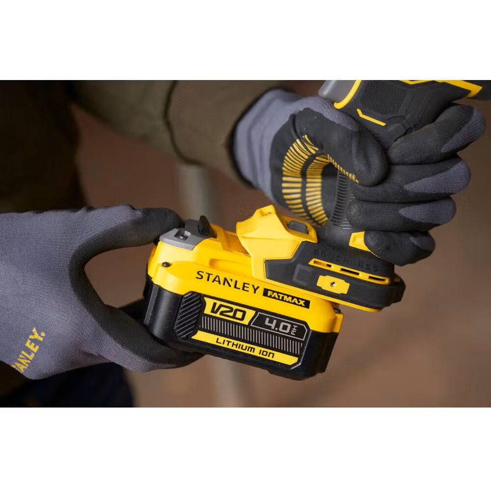 В интернет магазине Гайковерт ударный STANLEY FatMax SFMCF940M1