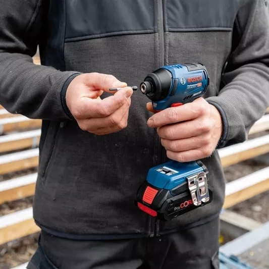 В Україні Гвинтоверт ударний BOSCH Professional GDR 18V-220 C (0.601.9L6.003)