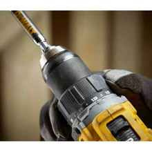 Дрель-шуруповерт DEWALT DCD794NT