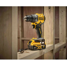 Дрель-шуруповерт DEWALT DCD794P2T