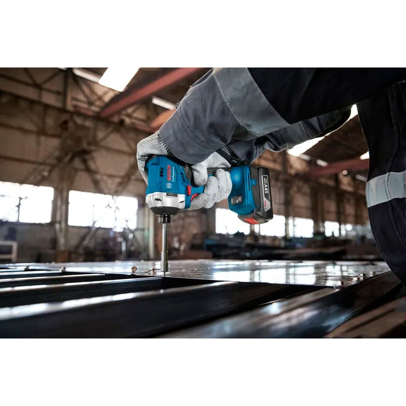 Зовнішній вигляд Гвинтоверт ударний BOSCH Professional GDR 18V-215 без АКБ та ЗУ (0.601.9N2.000)