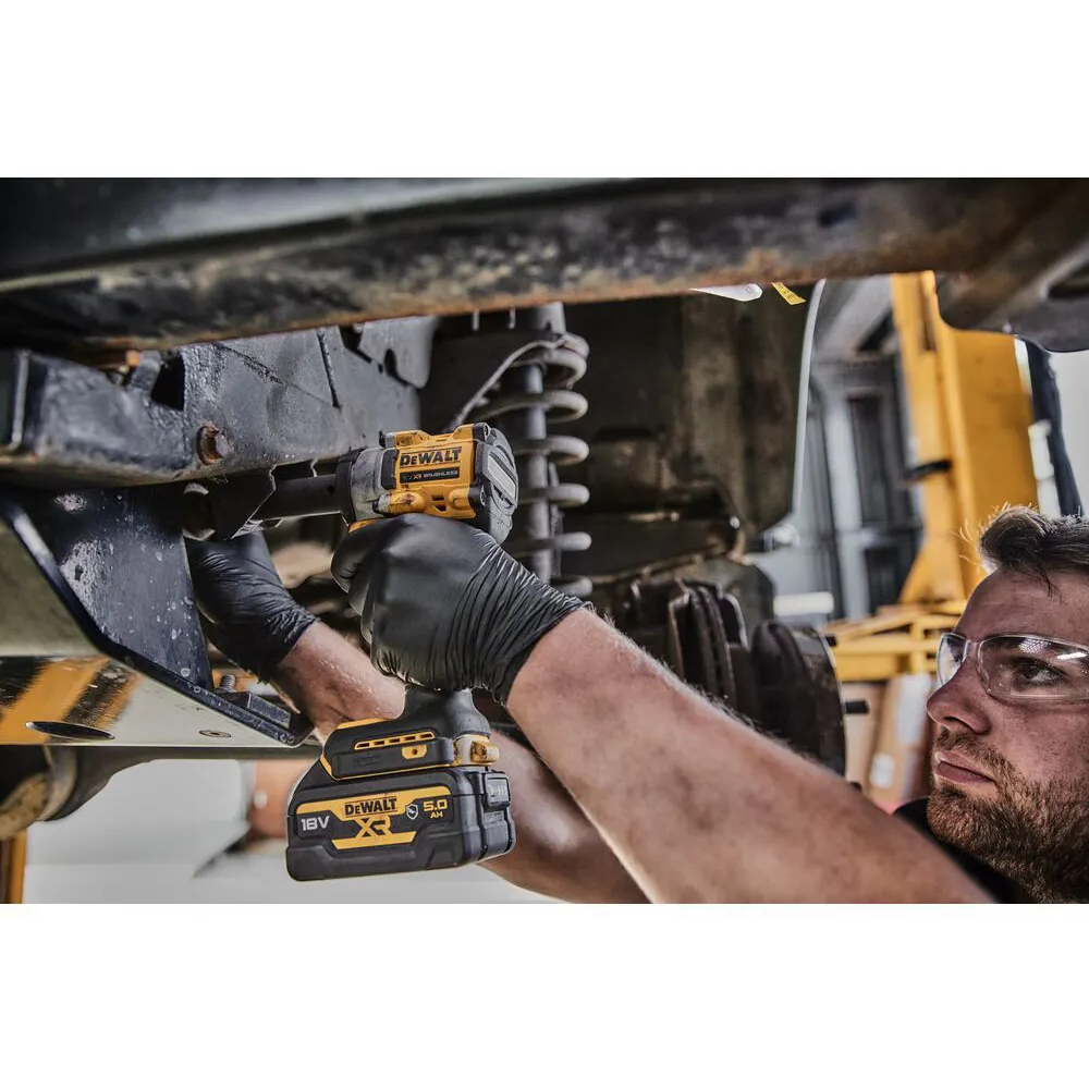 Фото Гайковерт ударний DEWALT DCF921NT