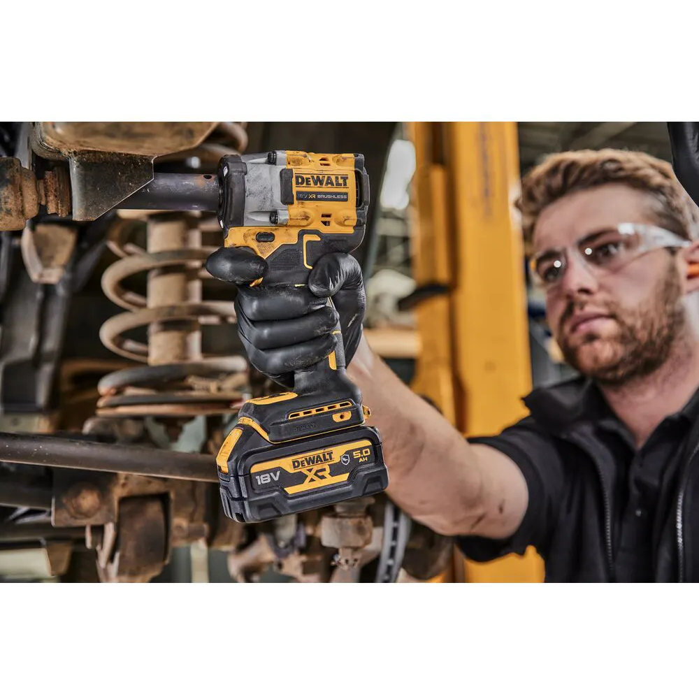 Зовнішній вигляд Гайковерт ударний DEWALT DCF921NT