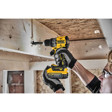 Набор DEWALT дрель-шуруповерт DCD800  + шуруповерт DCF850 (DCK2051H2T)