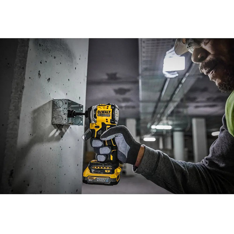 Обзор Набор DEWALT дрель-шуруповерт DCD800  + шуруповерт DCF850 (DCK2051H2T)