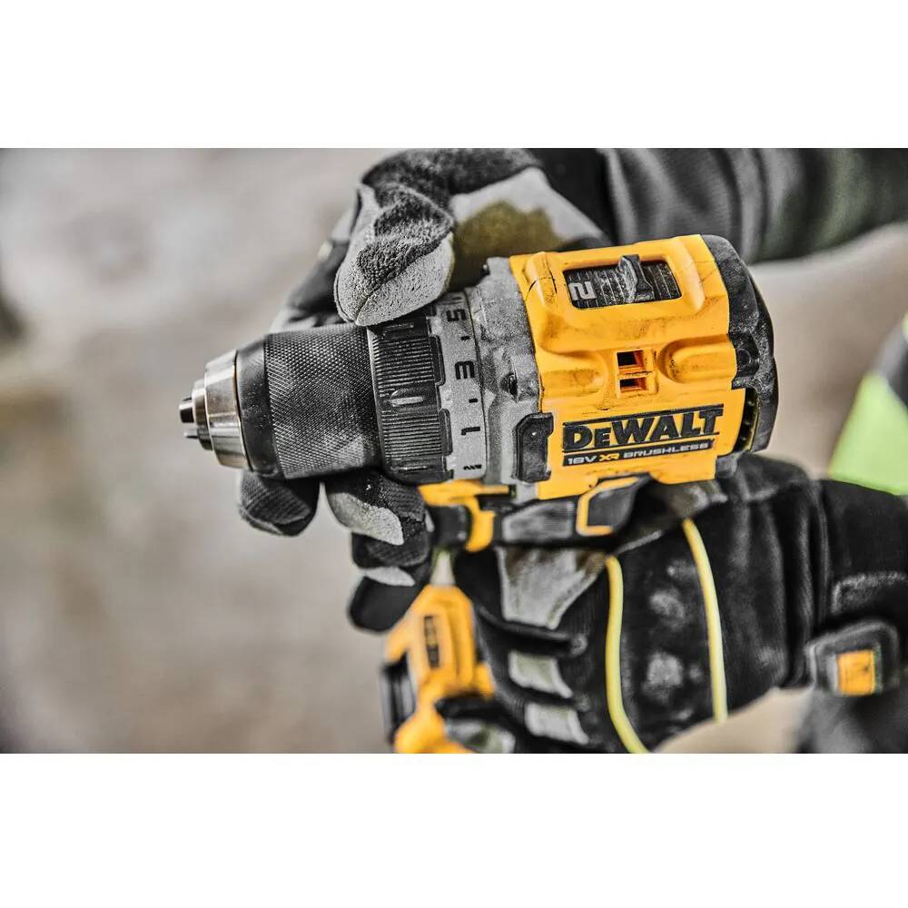 Фото Дрель-шуруповерт DEWALT DCD800NT