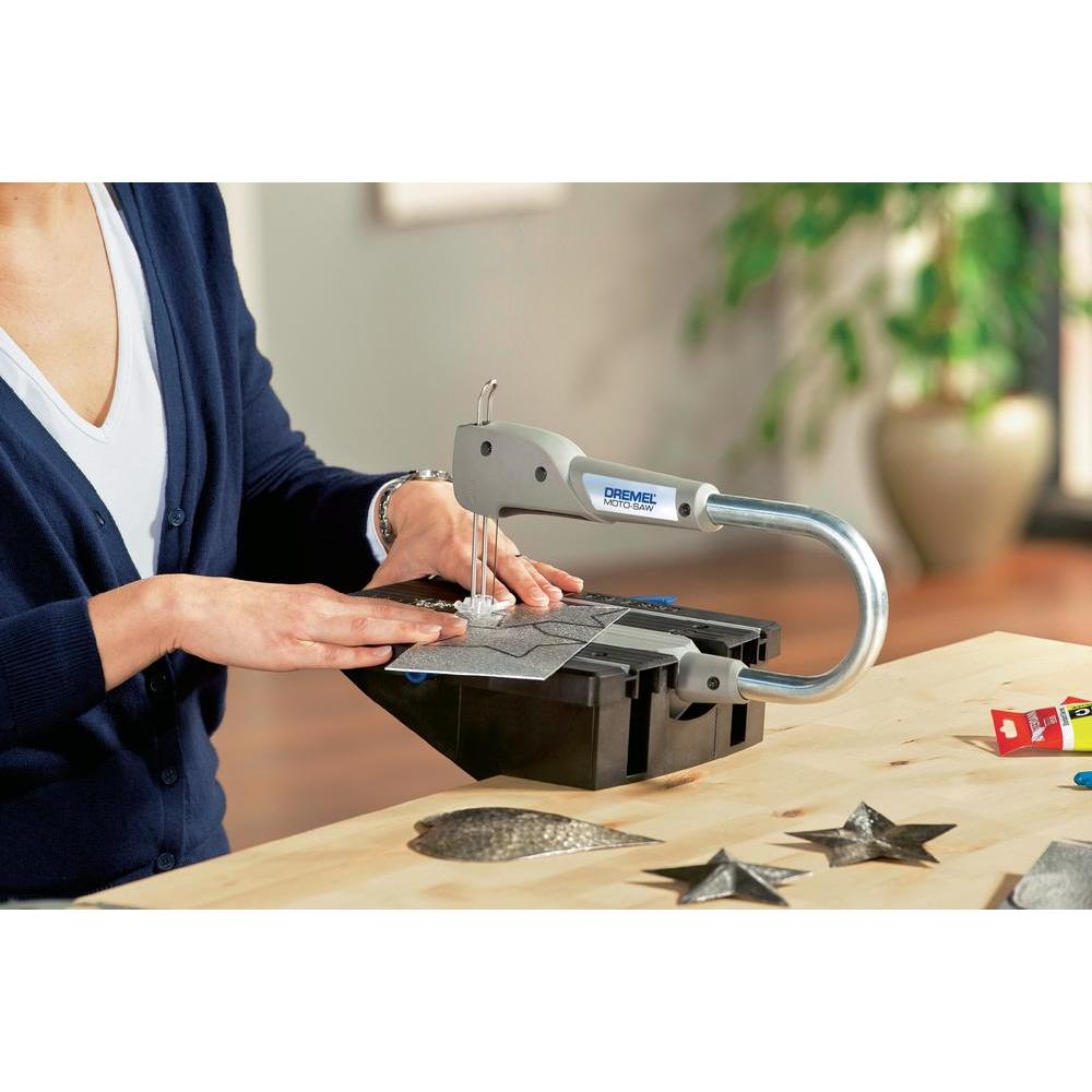 Електролобзик 2 в 1 Dremel Moto Saw (F013MS20JC) Глибина пропилювання деревини 18