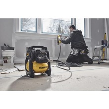 Компресор DEWALT 18 В (DCC1018N)