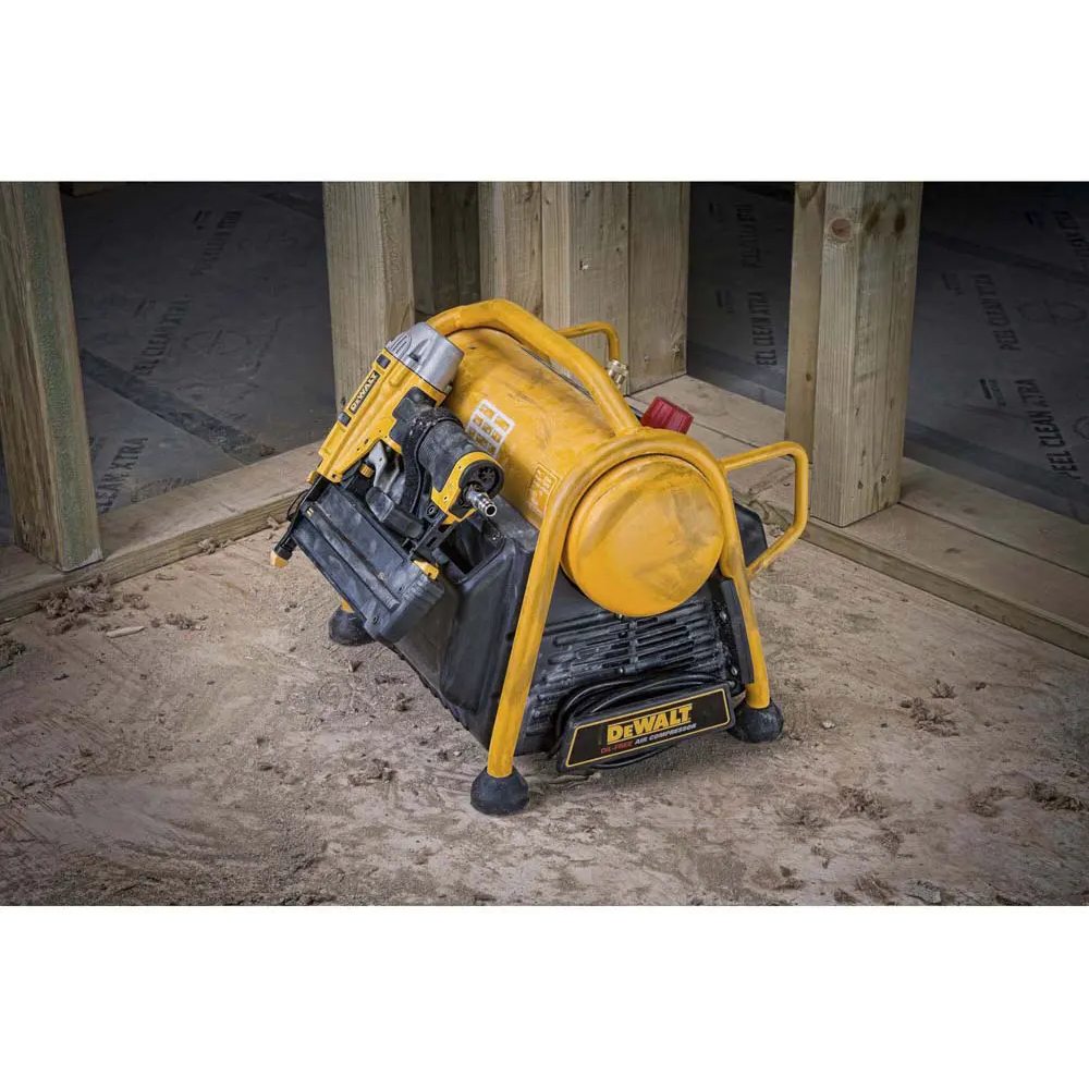 Компрессор DEWALT DPC6MRC Объем ресивера 6