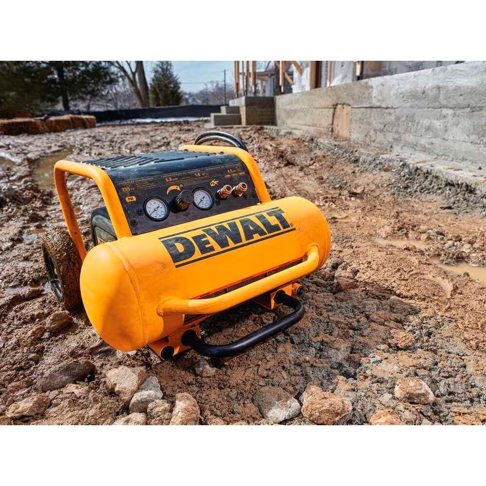 Замовити Компресор DEWALT DPC17PS