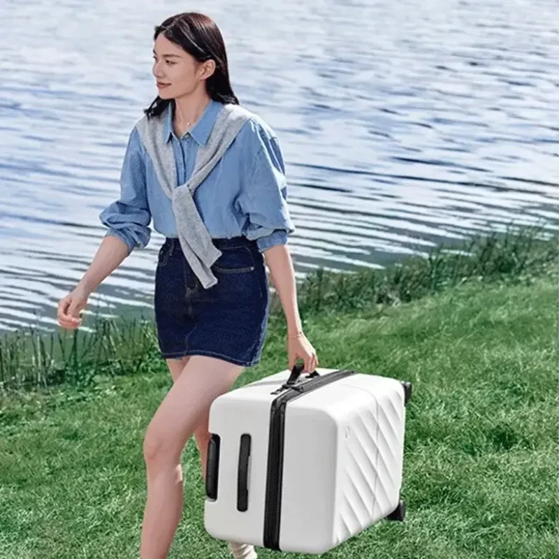 В Фокстрот Чемодан RUNMI Ninetygo Ripple Luggage 24` Black (6941413222235)