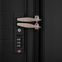 Набор чемоданов 2E Aero M+S Black (2E-SPP-AERO-SET2-BK)