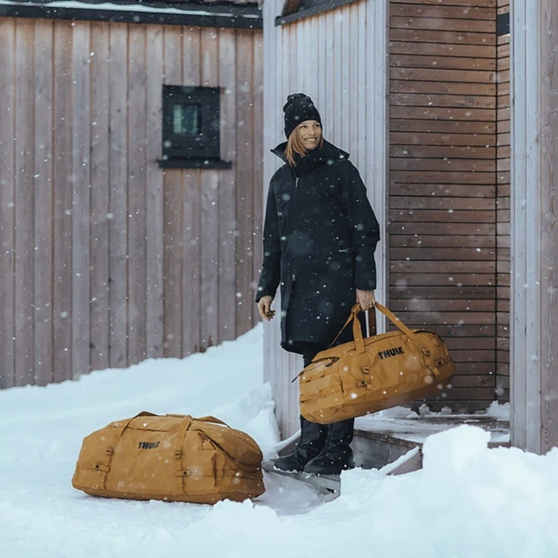 Сумка-рюкзак THULE Chasm Duffel TDSD-301 30 л Golden Brown (3205213) Особенности ремни для фиксации