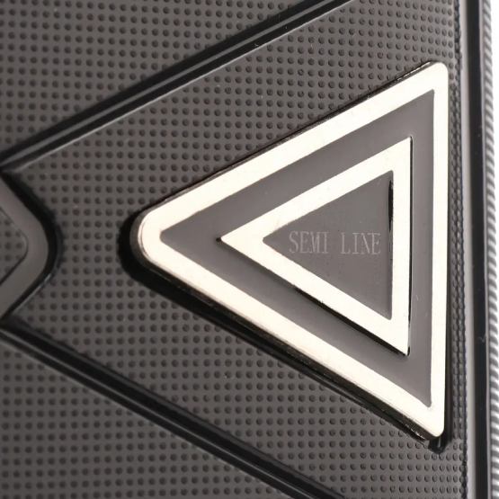 Валіза Semi Line 28" L Black (T5826-3) Особливості ремені для фіксації