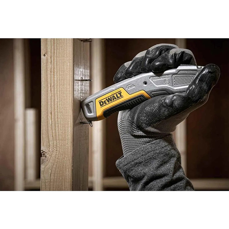 Ніж DEWALT DWHT10054-0 150 мм Матеріал корпуса метал