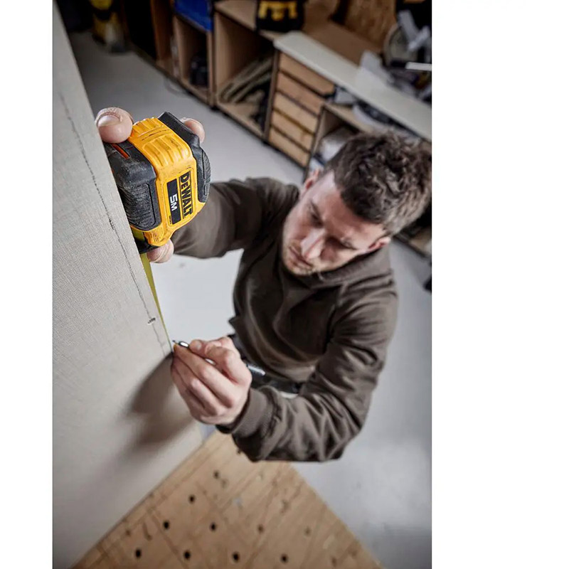 Рулетка DEWALT DWHT38114-0 COMPACT 5 м Единицы измерения метрическая система