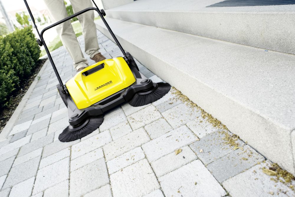 Подметальная машина KARCHER S 650 (1.766-300.0) Рабочая ширина щеток, мм 650