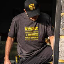 Футболка DEWALT 100 YEAR T-SHIRT размер M Gray (DWC240-004-M)